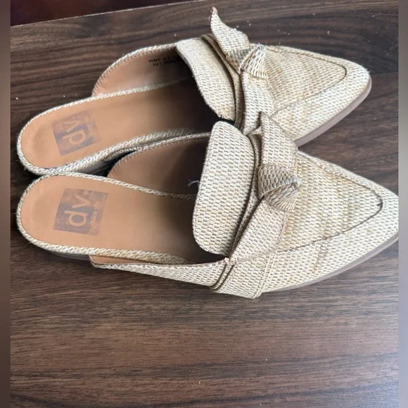 Dolce Vita Natural Raffia Pointed-Toe Slip-On Mules with Bow - Picture 4 of 6